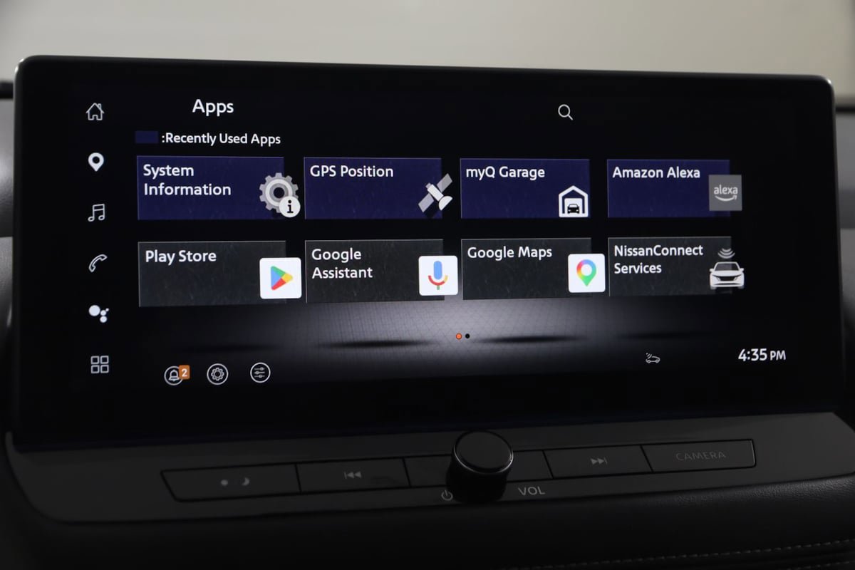 Used 2025 Nissan Rogue SL w/ Tech Package FWD image 33