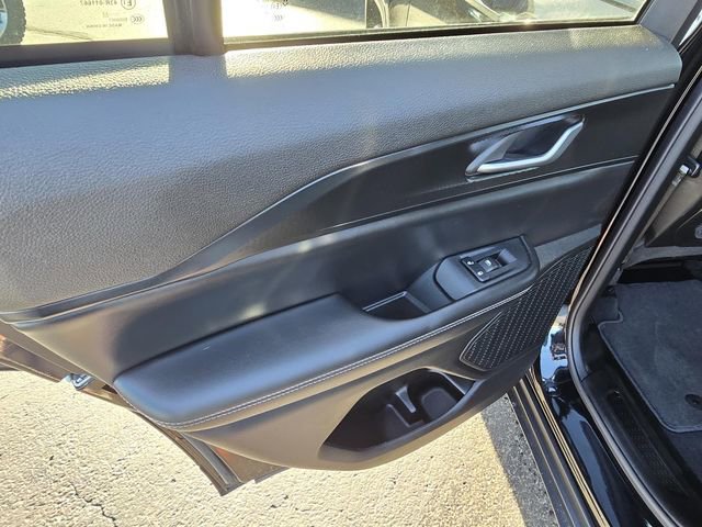 Used 2023 Jeep Grand Cherokee Laredo X image 26