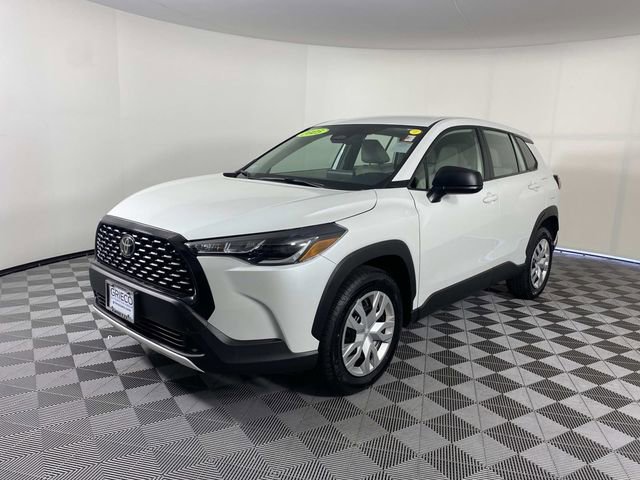 Used 2025 Toyota Corolla Cross L AWD/4WD image 4