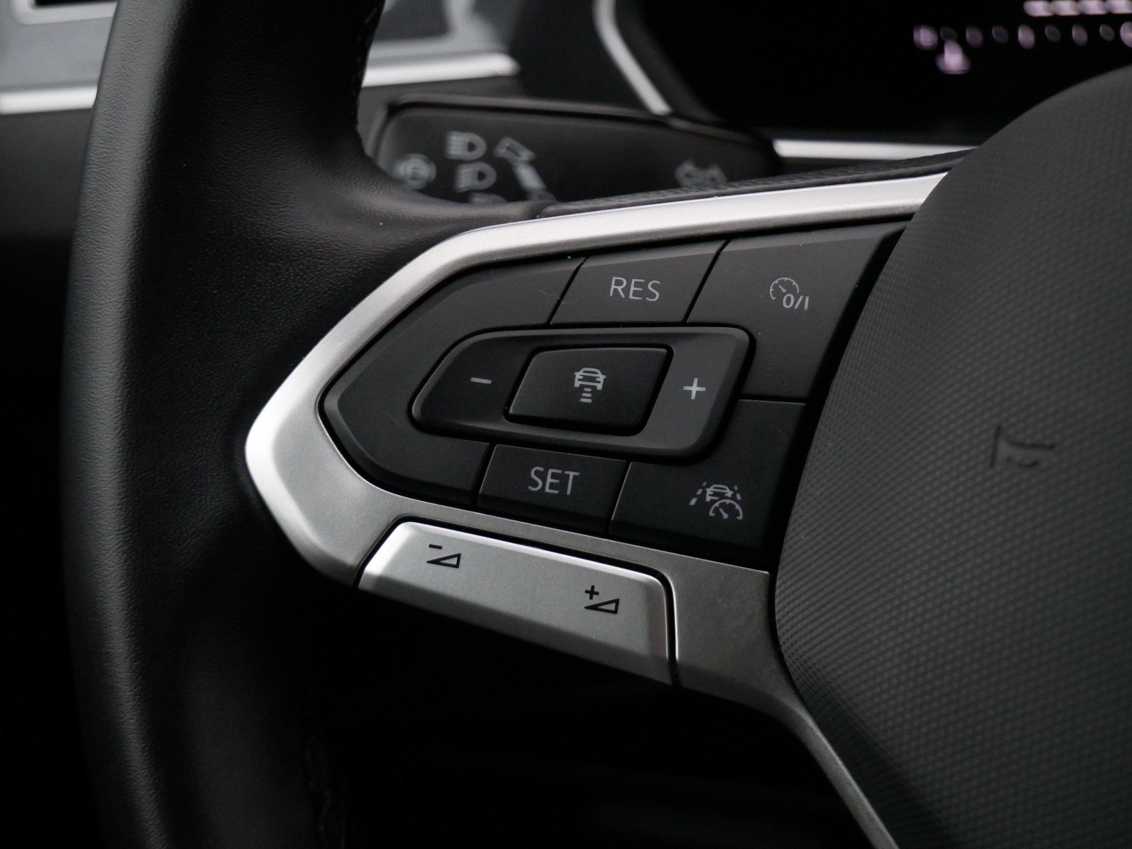 Certified 2024 Volkswagen Tiguan Wolfsburg Edition AWD/4WD image 25