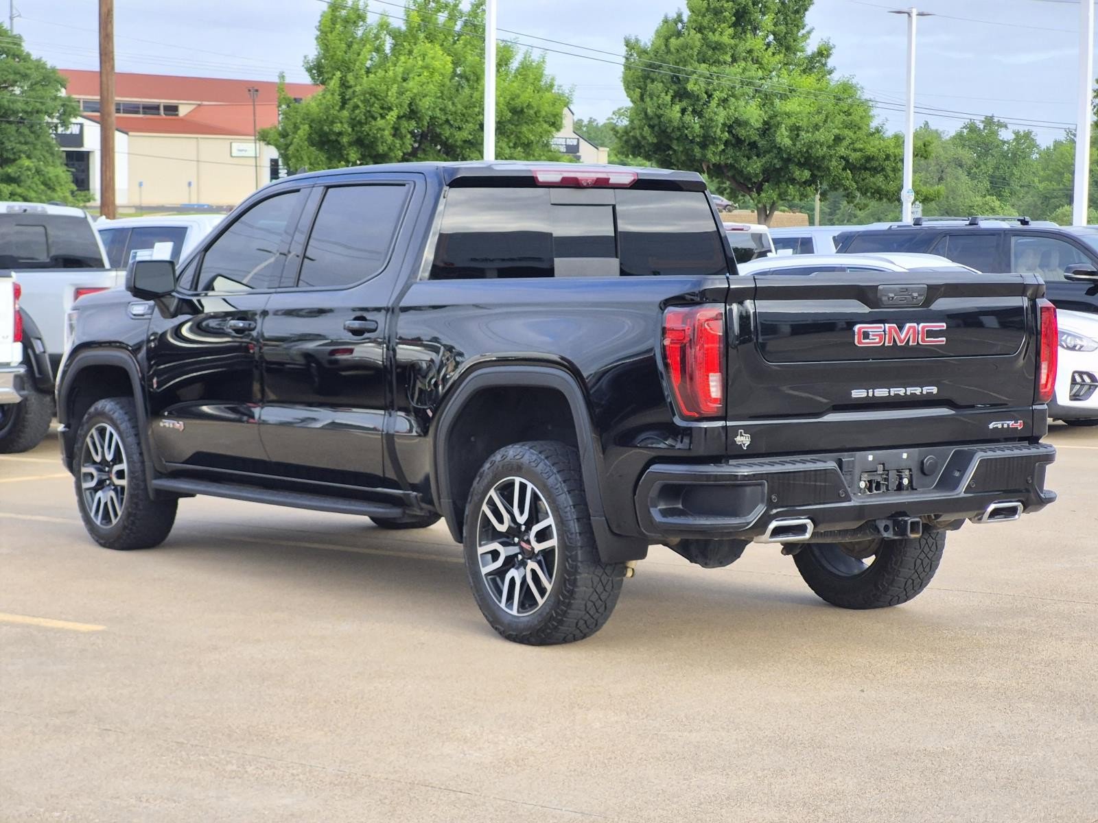 Certified 2024 GMC Sierra 1500 AT4 w/ Technology Package AWD/4WD image 4