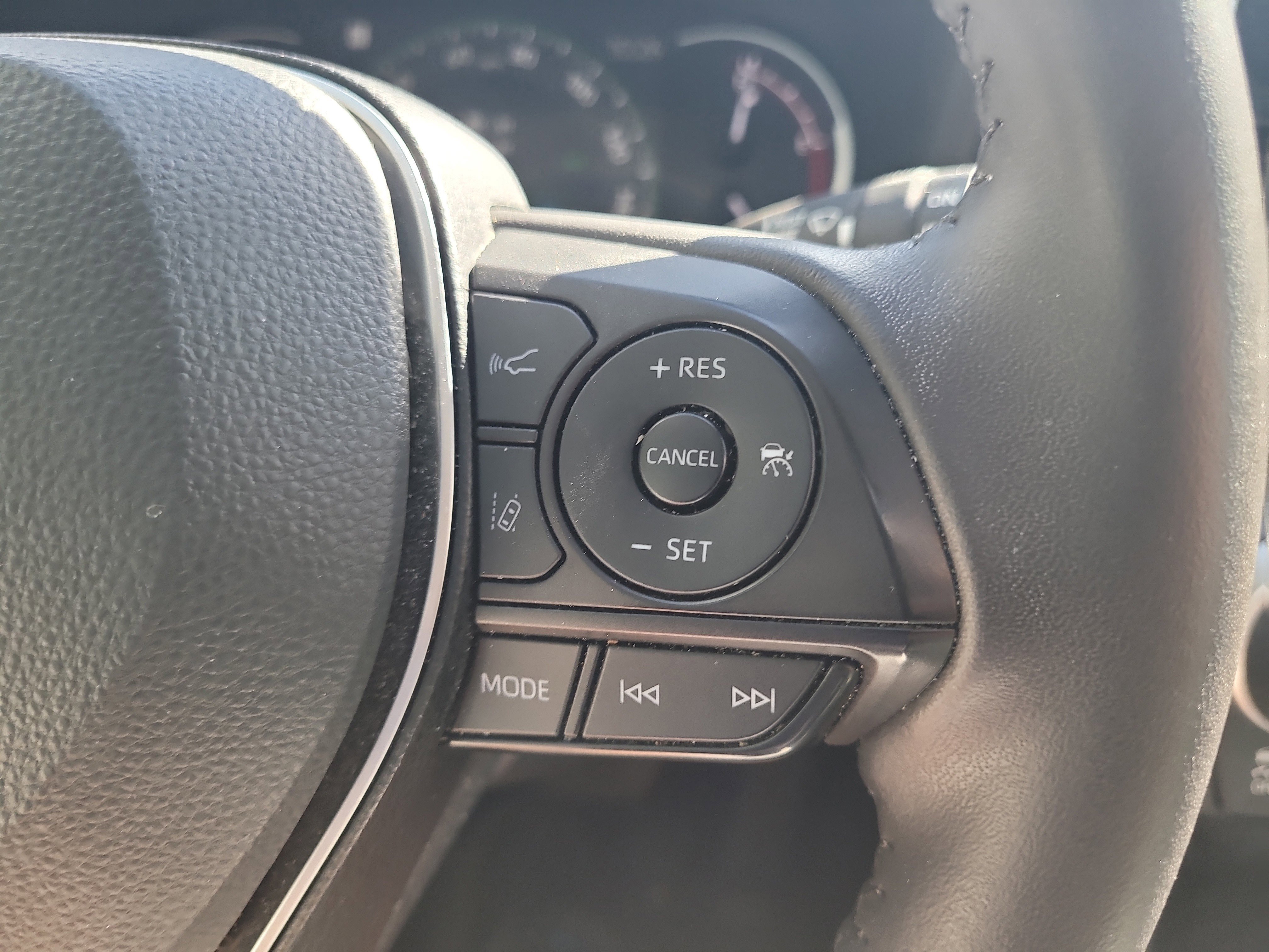 Certified 2025 Toyota RAV4 XLE Premium FWD image 33