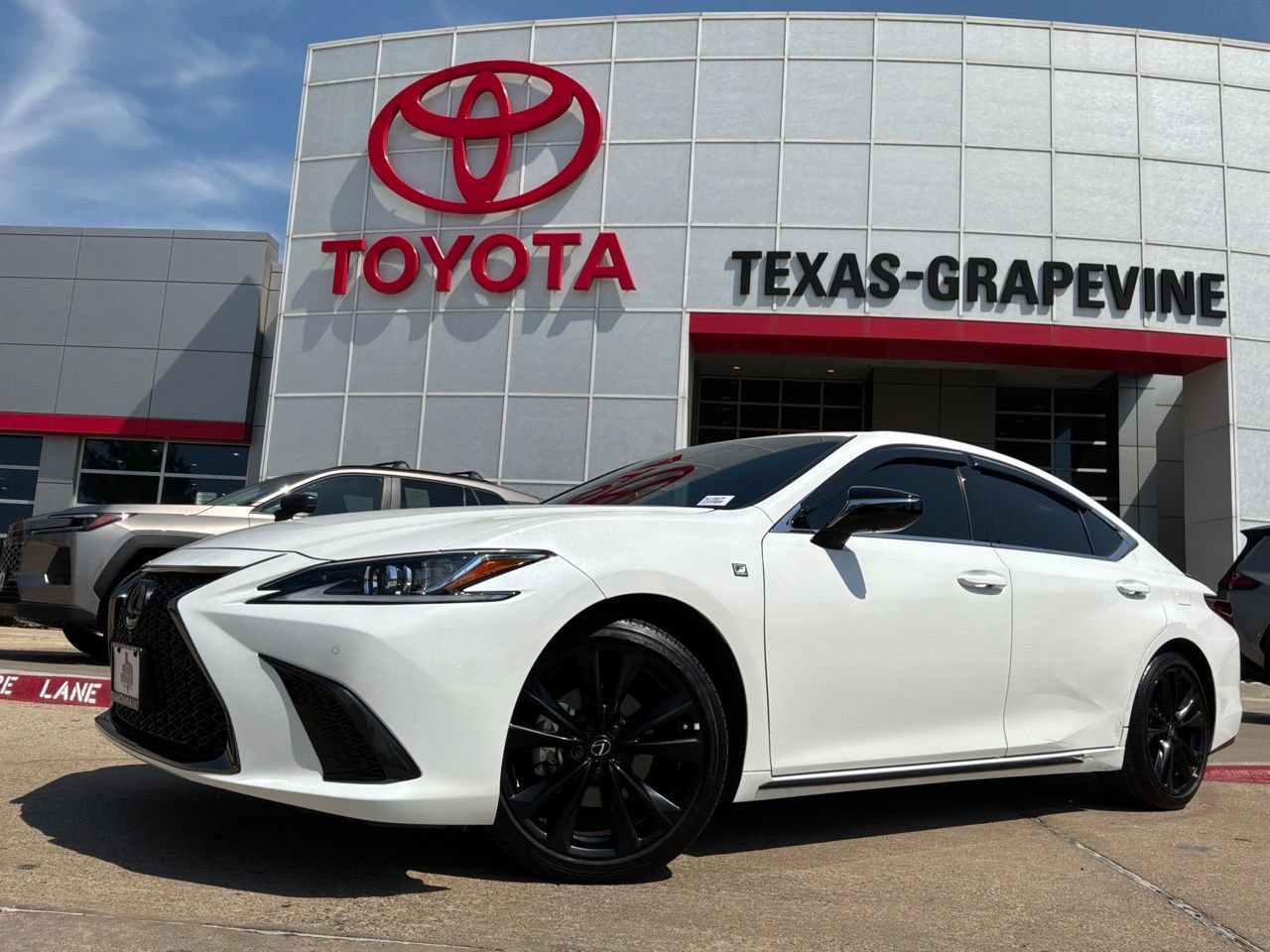 Used 2025 Lexus ES 350 F Sport FWD image 2