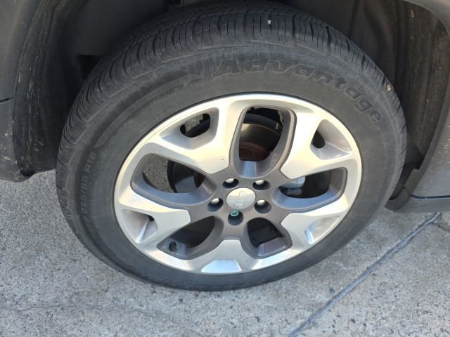 Used 2021 Jeep Compass Limited image 12