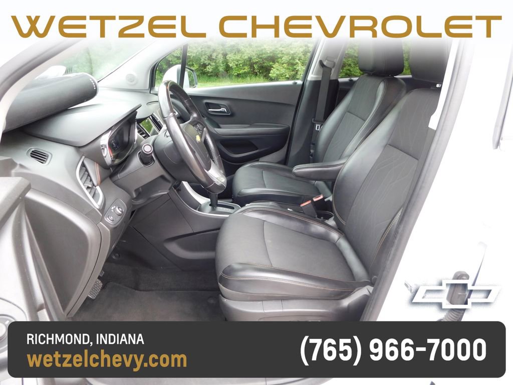 Used 2019 Chevrolet Trax LT w/ LT Convenience Package AWD/4WD image 12
