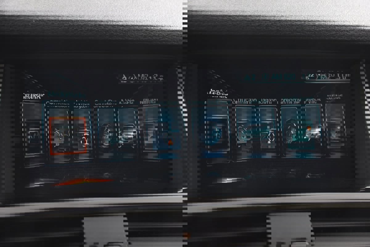 Used 2018 BMW X4 M40i image 32