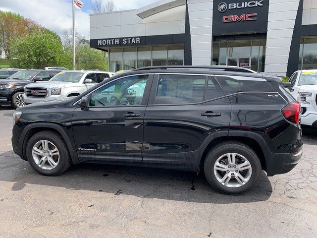 Certified 2022 GMC Terrain SLE w/ Driver Convenience Package AWD/4WD image 2