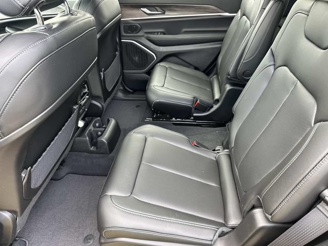 New 2026 Jeep Grand Cherokee L Limited RWD image 23