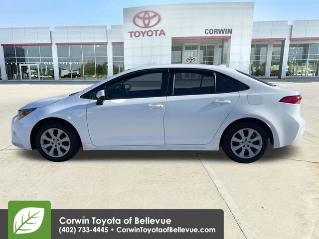 Used 2022 Toyota Corolla LE FWD image 3