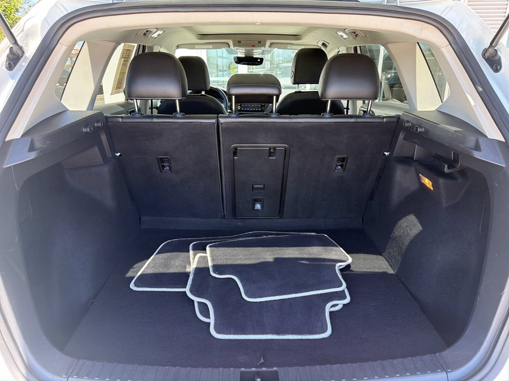 Certified 2023 Volkswagen Taos SEL AWD/4WD image 25