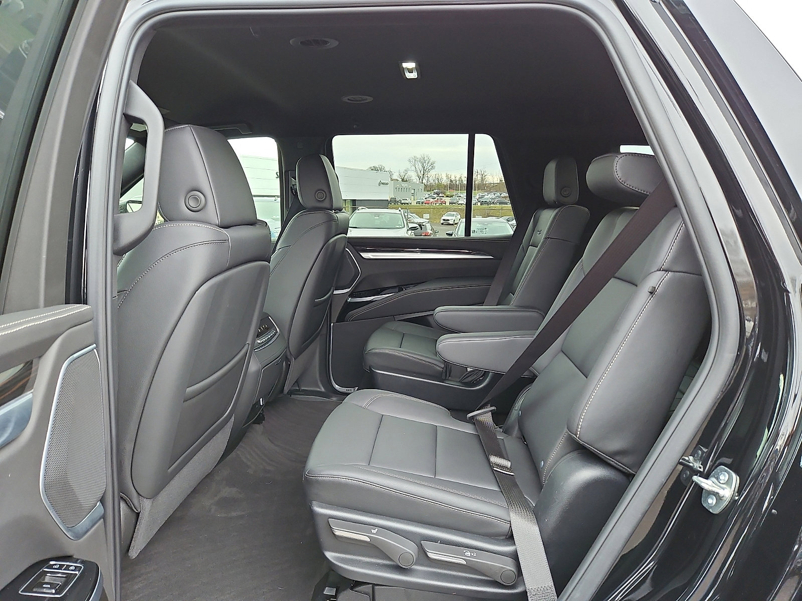 Certified 2025 Cadillac Escalade Luxury image 10