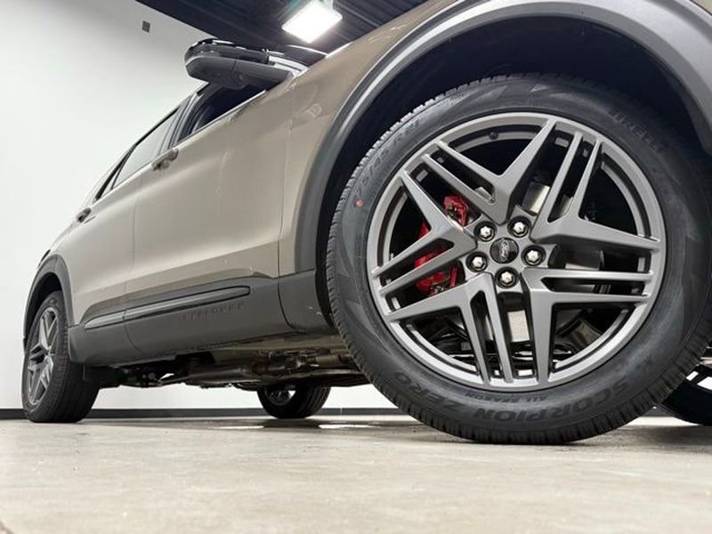 New 2026 Ford Explorer ST image 3