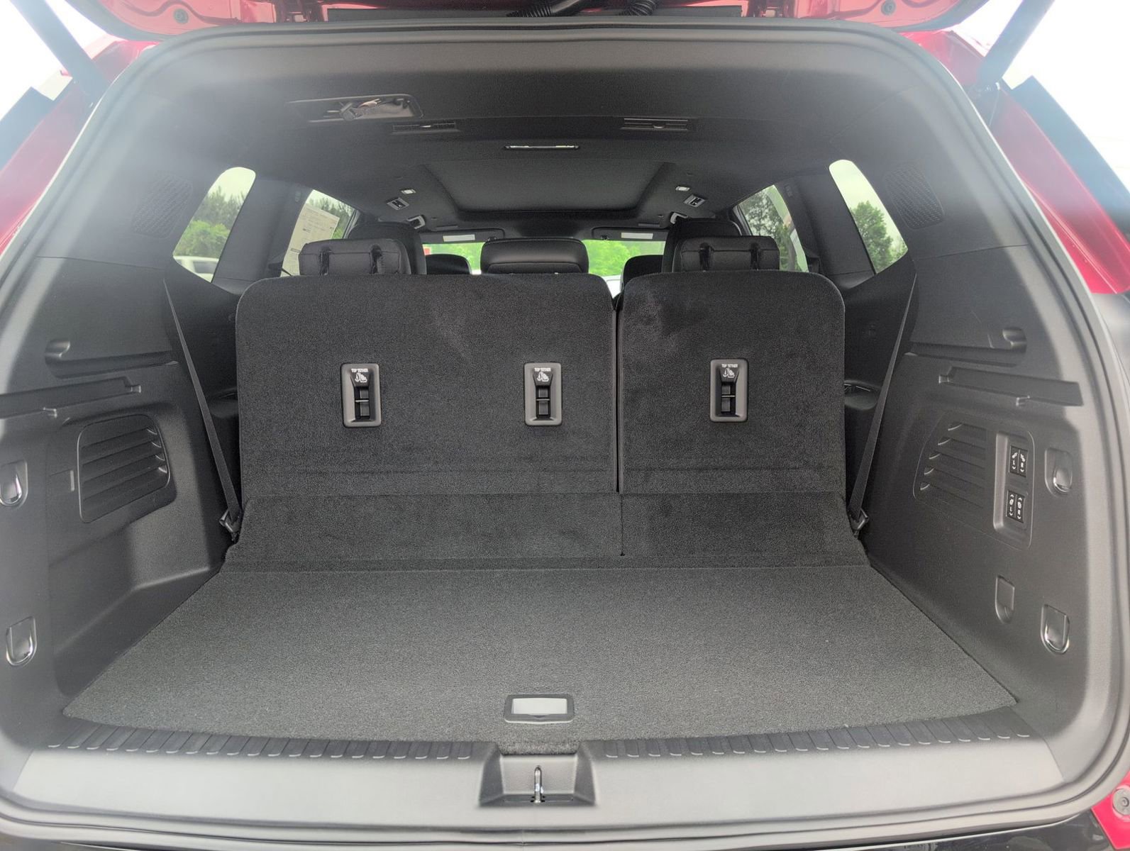 New 2026 GMC Acadia Denali FWD image 5