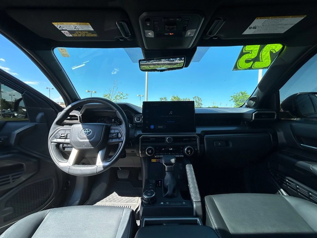 Used 2025 Toyota 4Runner Limited w/ Tow Technology Package AWD/4WD image 11