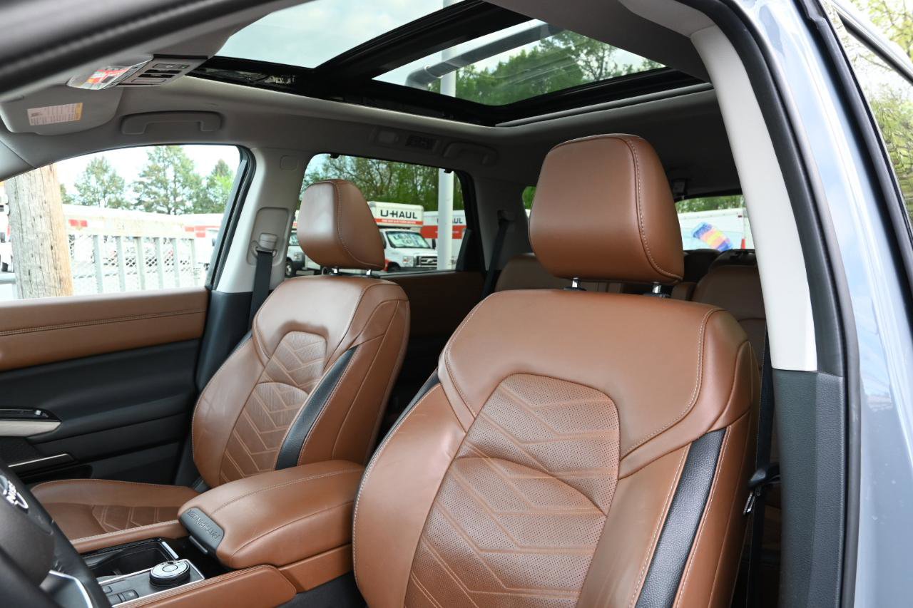 Used 2023 Nissan Pathfinder Platinum AWD/4WD image 15