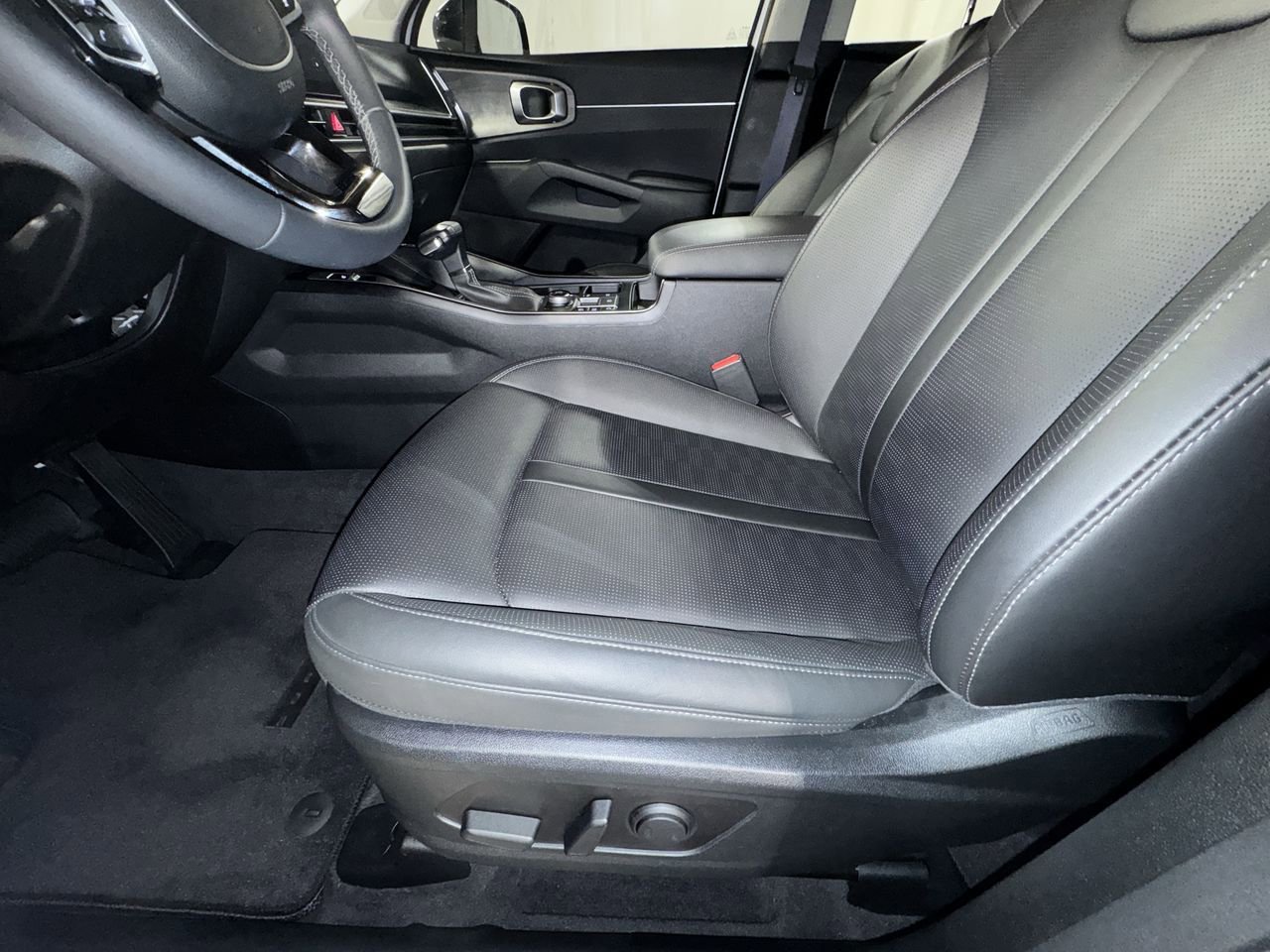 Certified 2024 Kia Sorento X-Line EX image 17