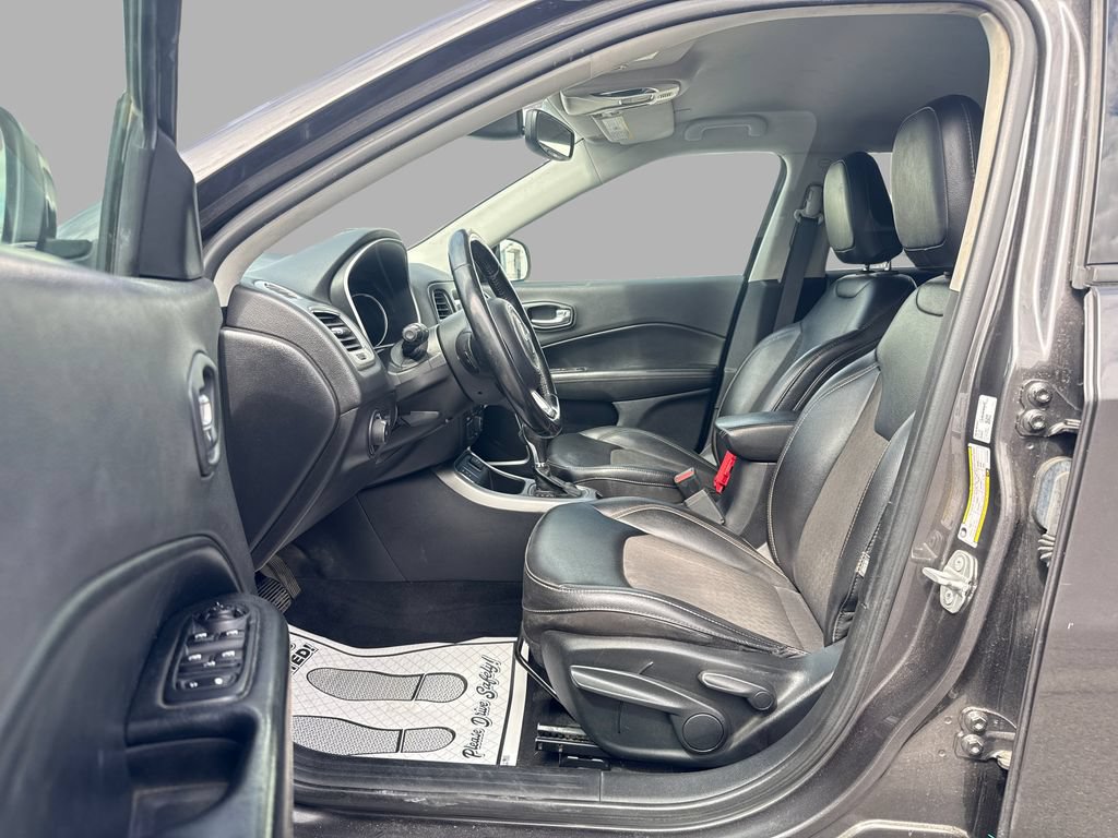 Used 2020 Jeep Compass Latitude w/ Advanced Safety Group FWD image 14