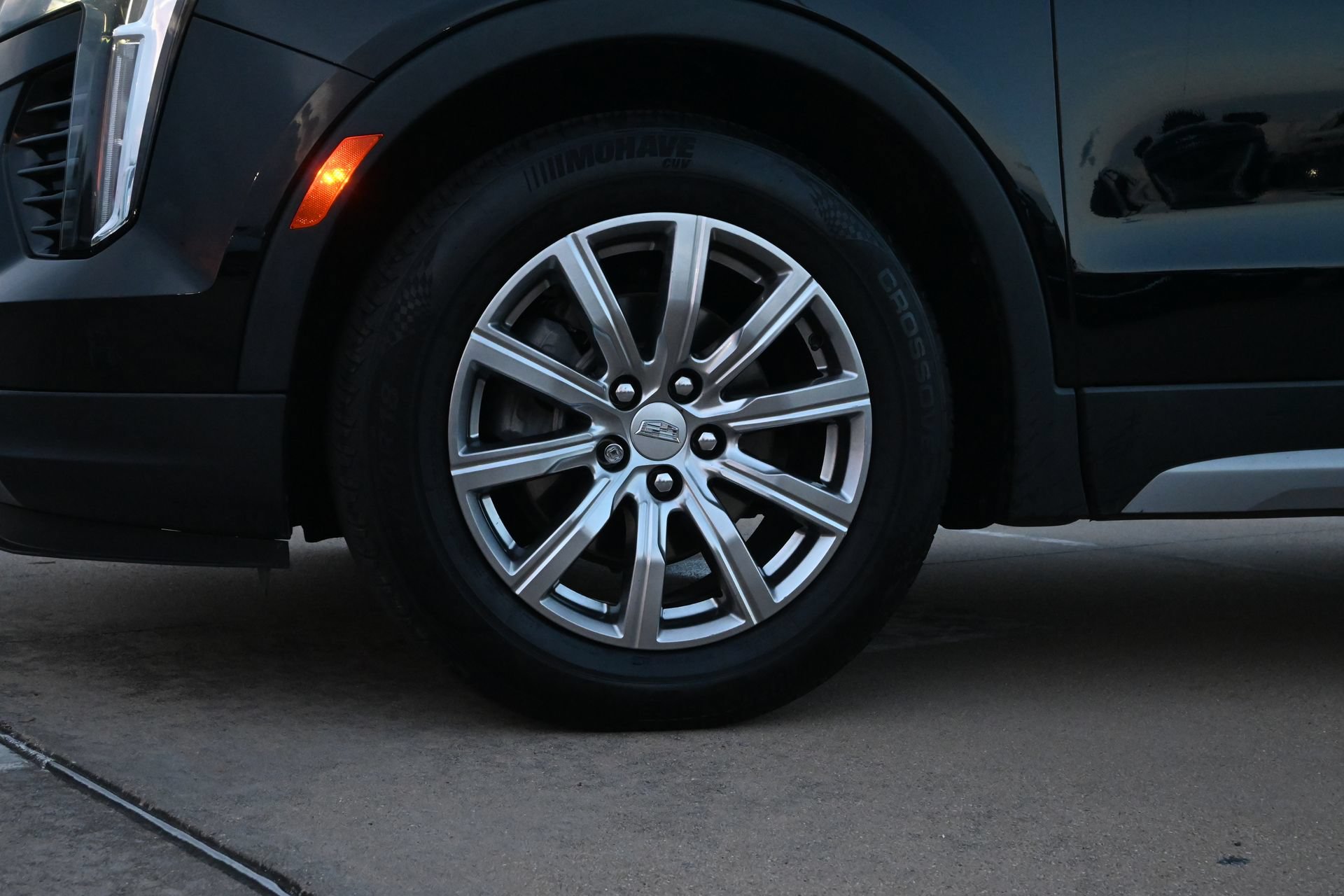 Used 2021 Cadillac XT4 Premium Luxury FWD image 26