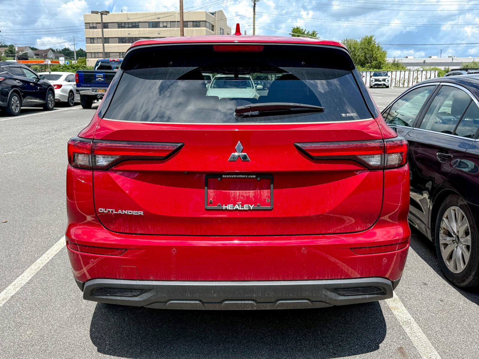 Used 2024 Mitsubishi Outlander ES AWD/4WD image 5