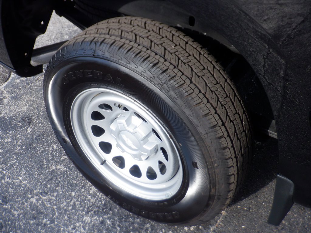 Used 2024 Chevrolet Silverado 1500 W/T w/ WT Value Package image 8