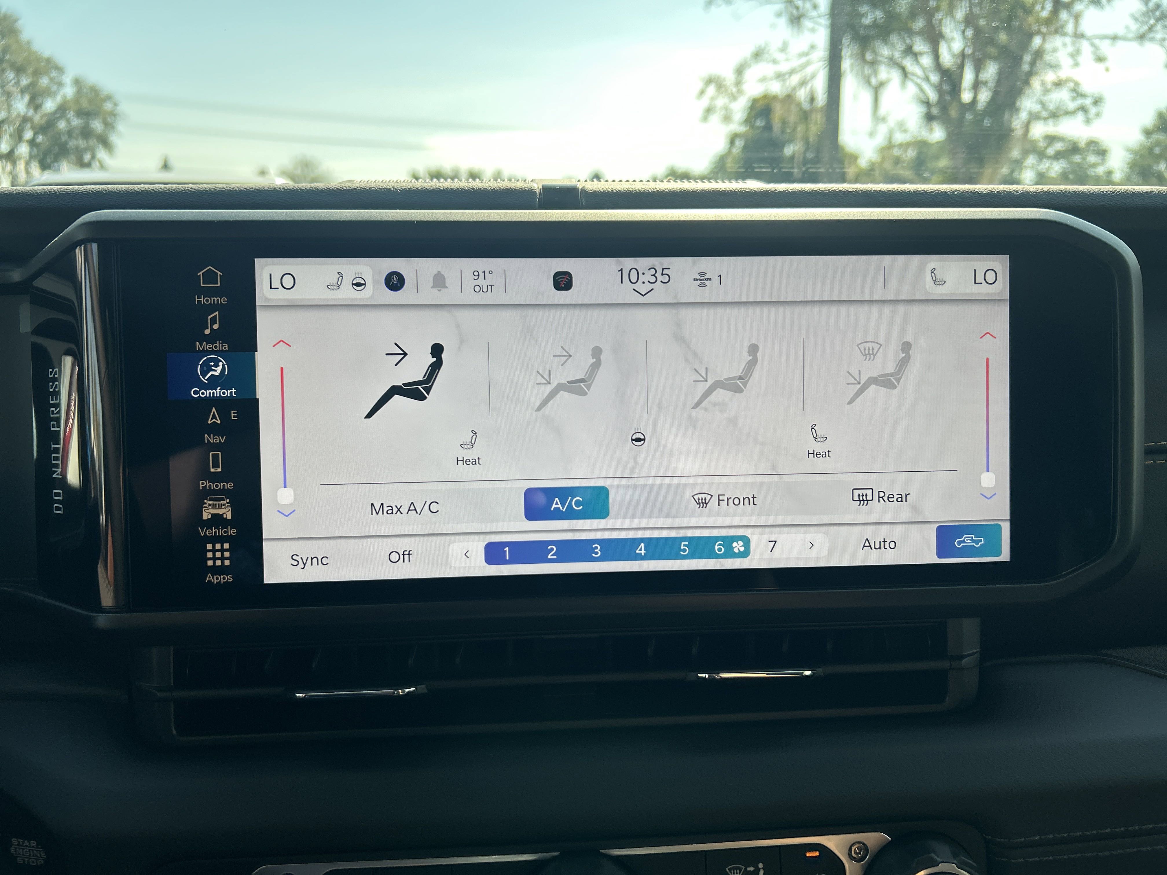 New 2025 Jeep Gladiator Sport image 25