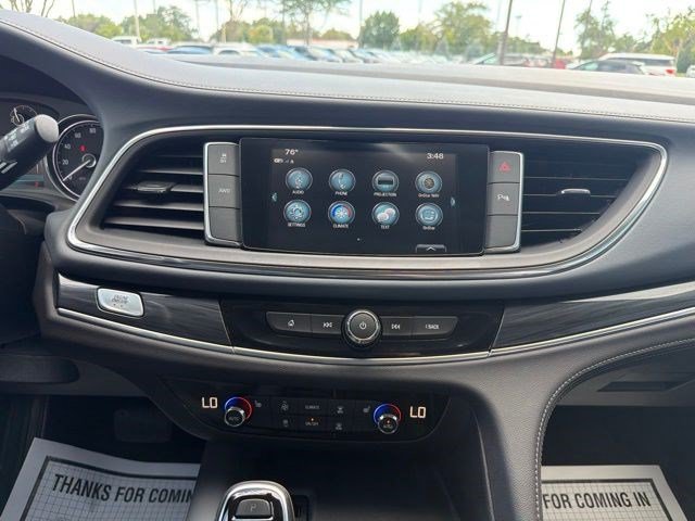 Used 2018 Buick Enclave Essence AWD/4WD image 23