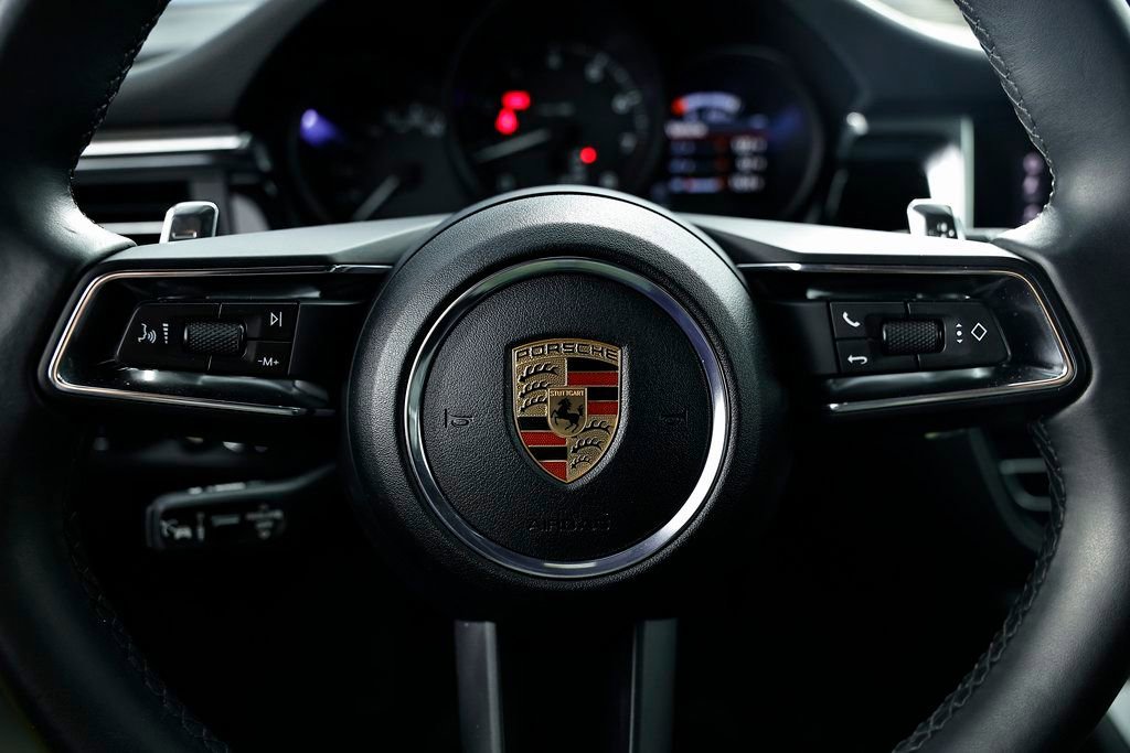 Certified 2025 Porsche Macan image 35