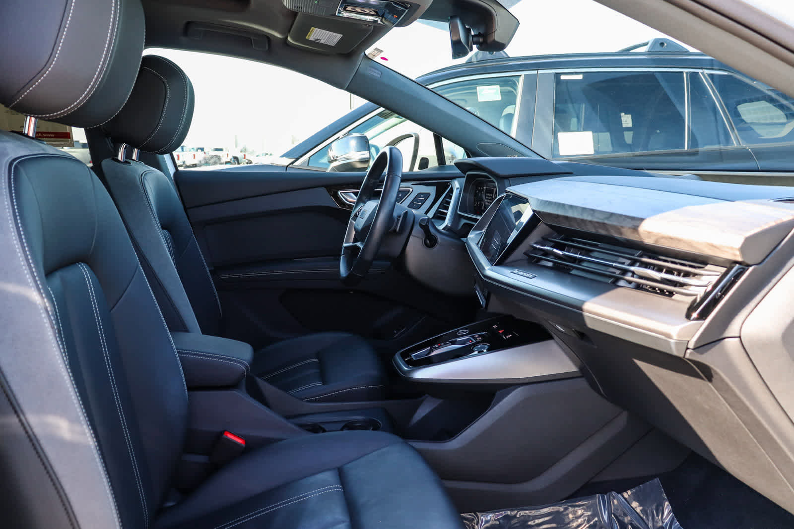 Used 2023 Audi Q4 e-tron Prestige image 22