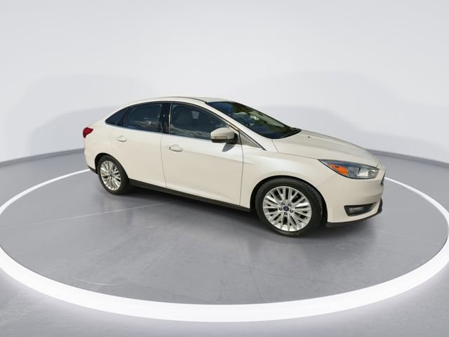 Used 2017 Ford Focus Titanium w/ Titanium Technology Package image 9