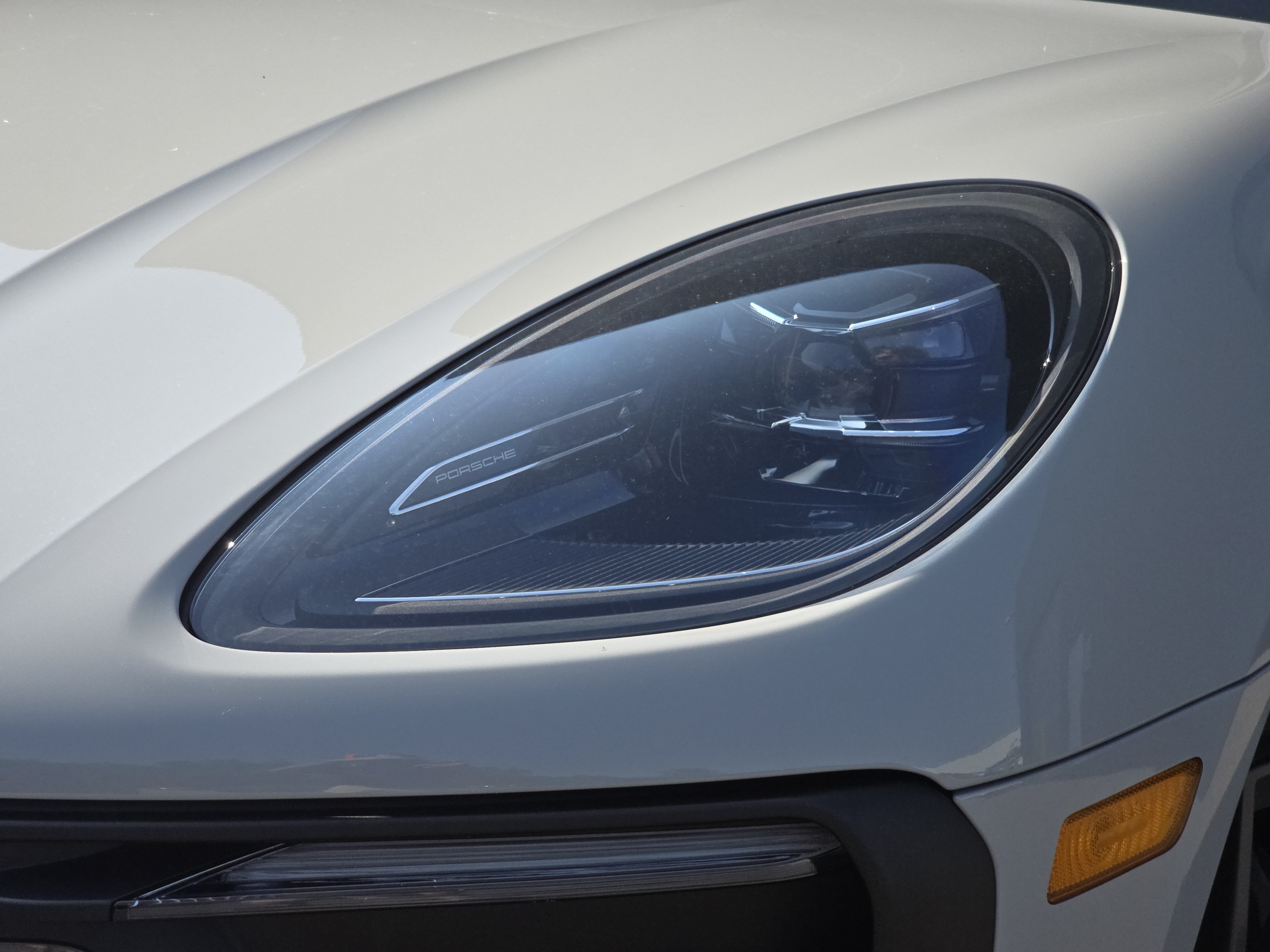 New 2026 Porsche Macan Turbo AWD/4WD image 17