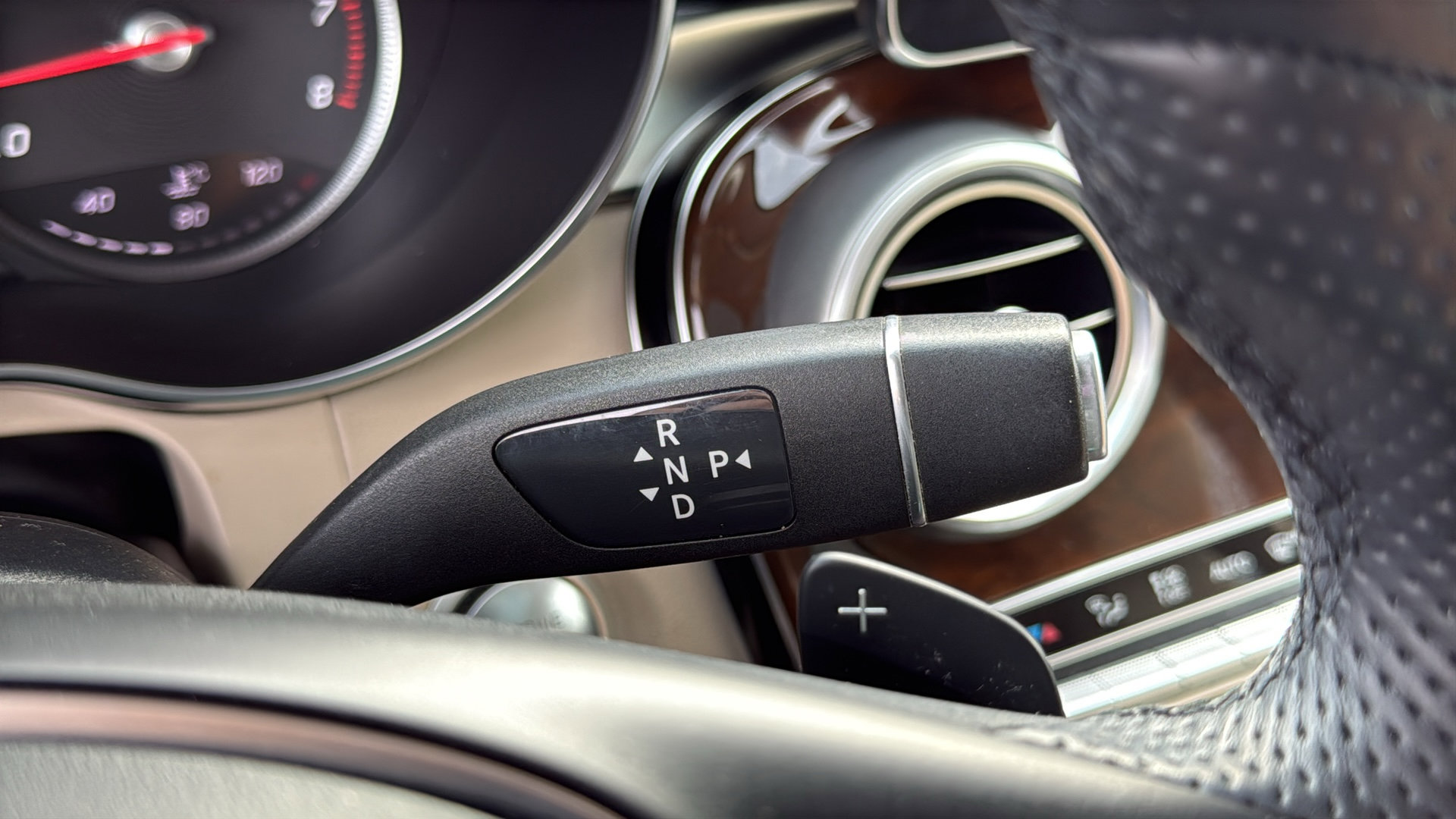 Used 2017 Mercedes-Benz GLC 300 4MATIC image 18