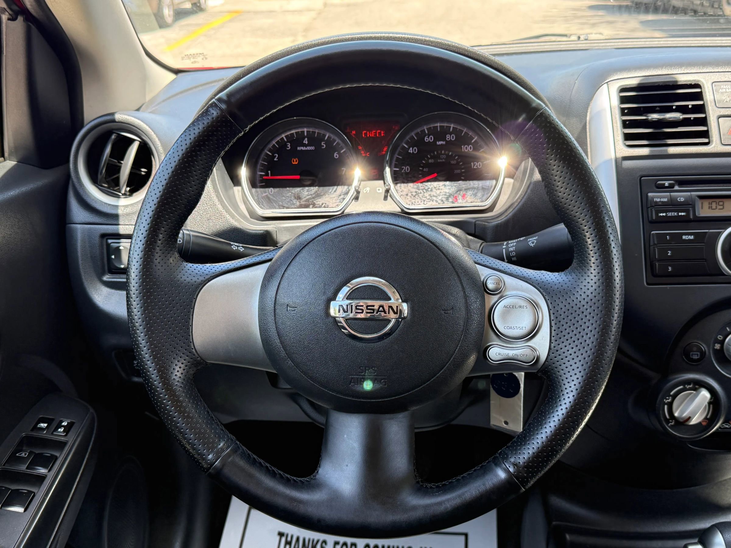 Used 2014 Nissan Versa SV image 9