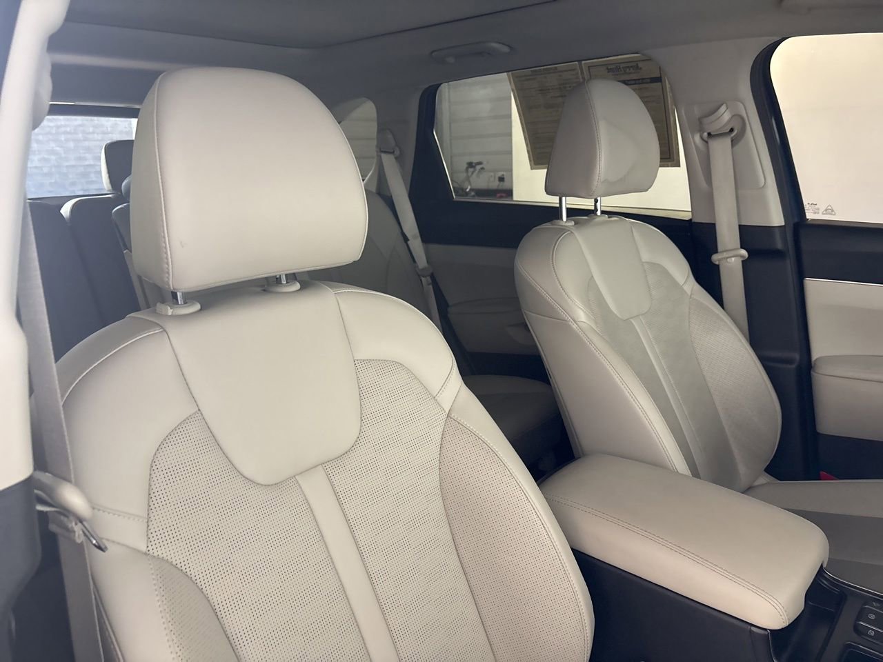 Used 2025 Kia Sorento S w/ Panoramic Sunroof Package FWD image 28