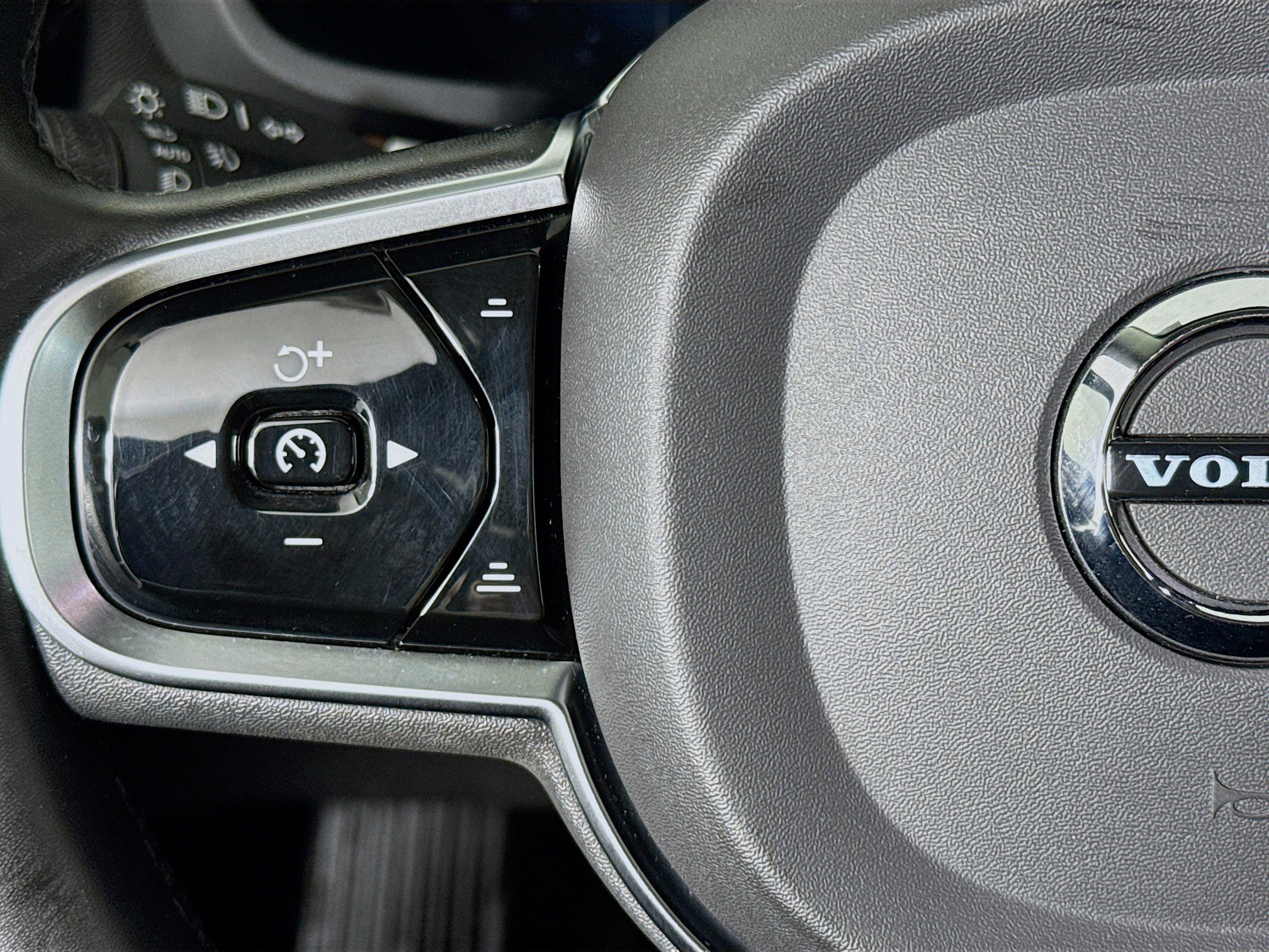 Used 2024 Volvo S60 B5 Plus FWD image 13