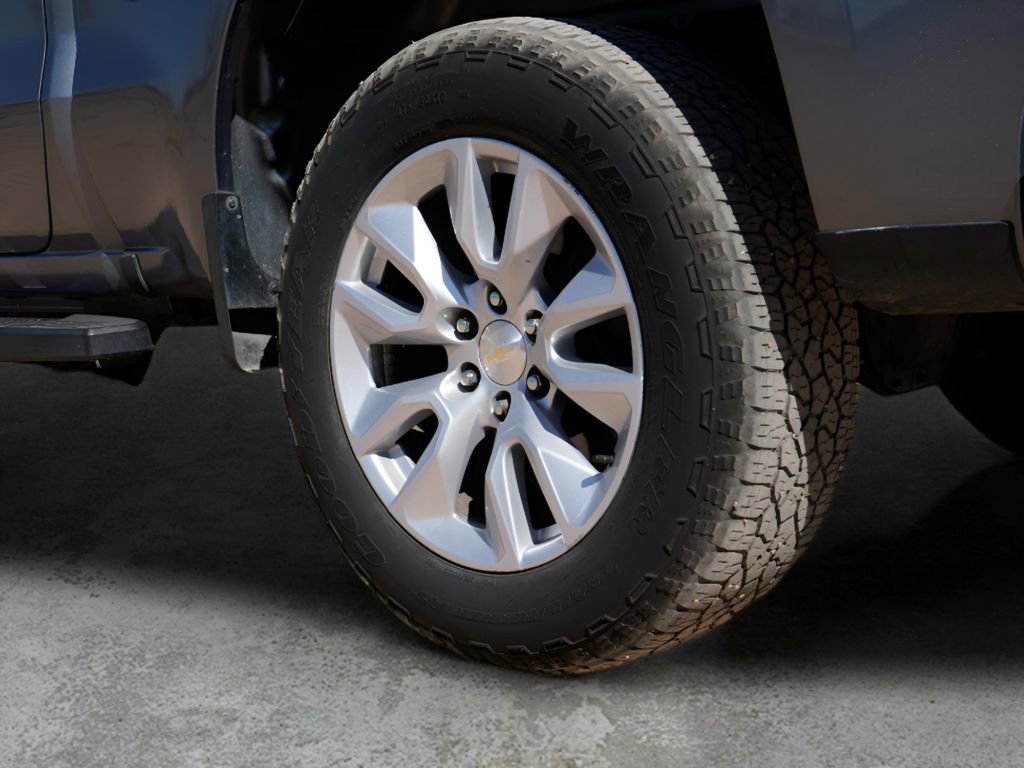 Used 2020 Chevrolet Silverado 1500 Custom w/ Custom Value Package image 10