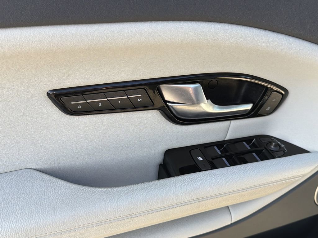 Used 2018 Land Rover Range Rover Evoque SE Premium AWD/4WD image 20