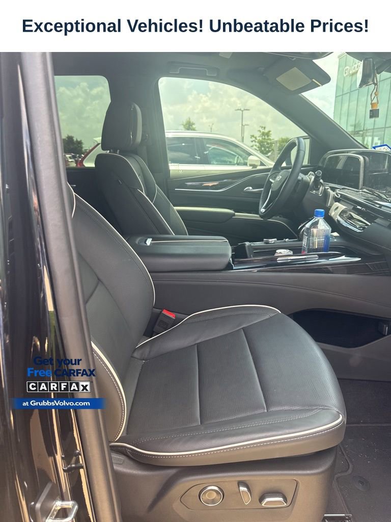 Used 2024 Cadillac Escalade Sport w/ Touring Package AWD/4WD image 8