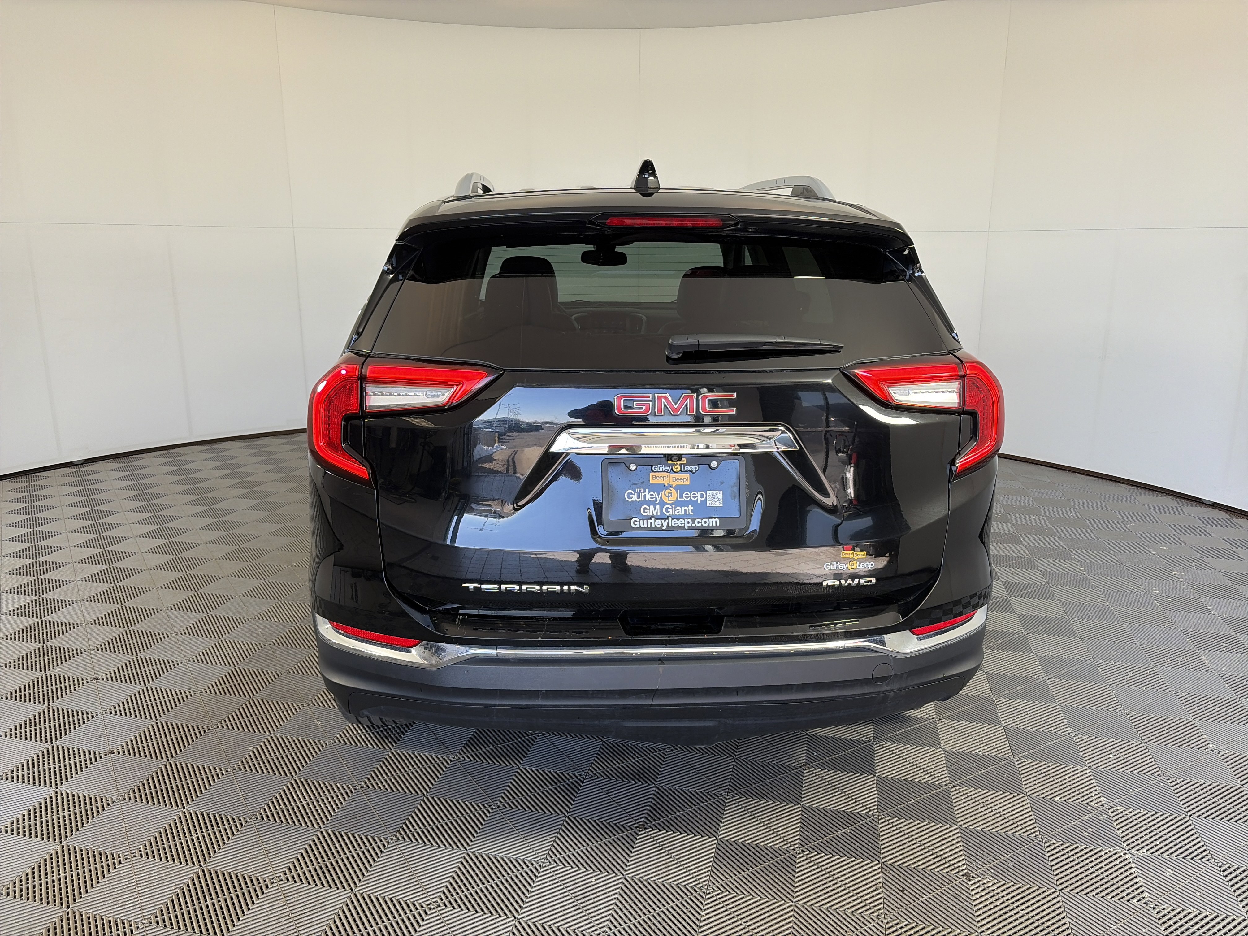 Used 2023 GMC Terrain SLT image 5