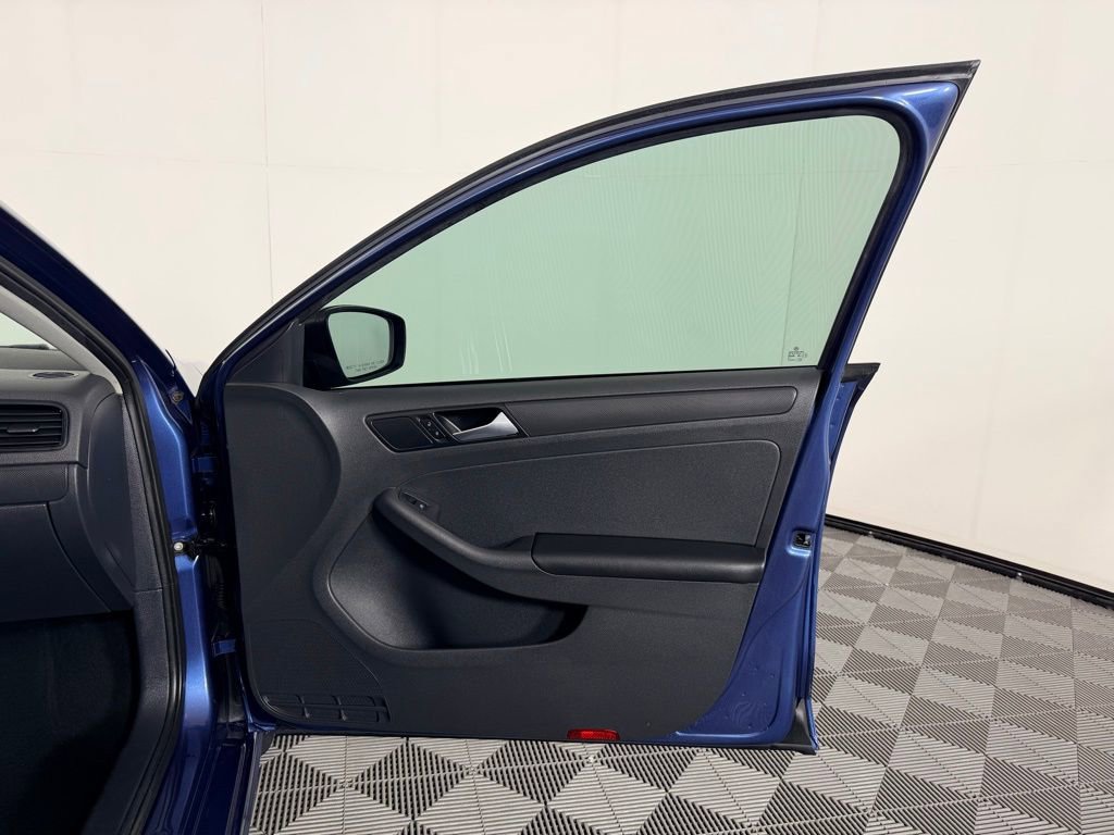 Used 2016 Volkswagen Jetta S FWD image 32