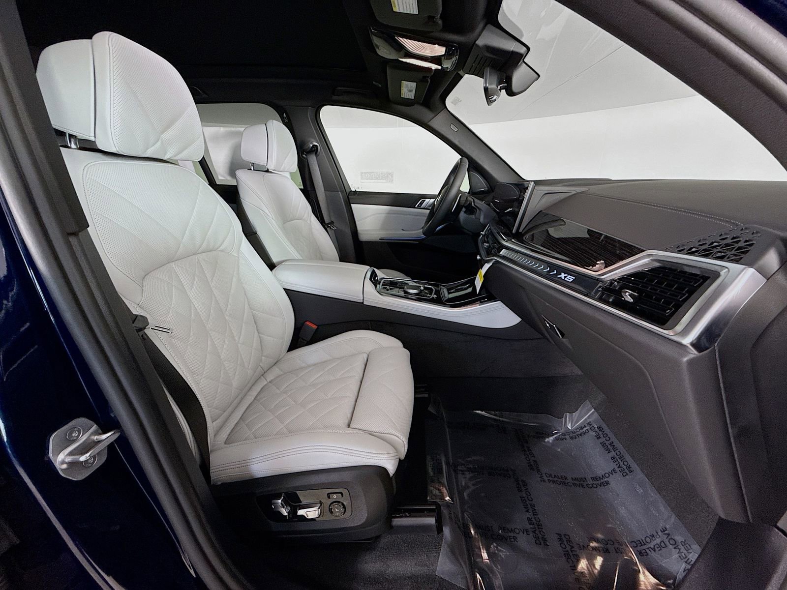 New 2026 BMW X5 xDrive50e w/ M Sport Package AWD/4WD image 29