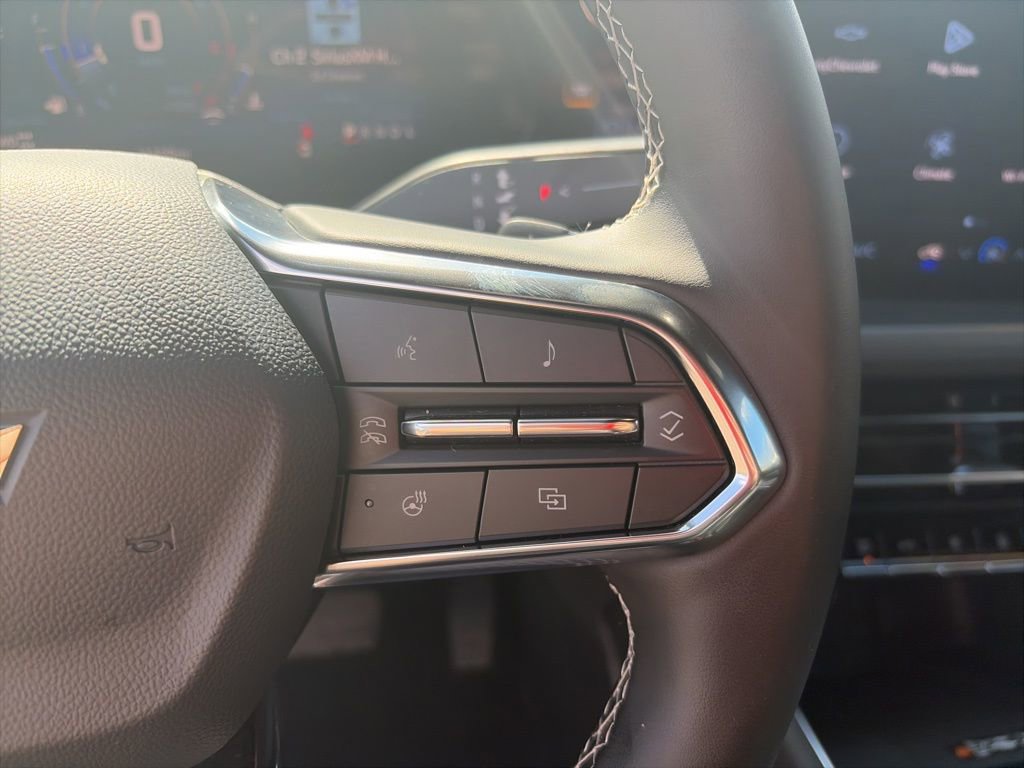 Used 2026 Chevrolet Traverse LT image 28