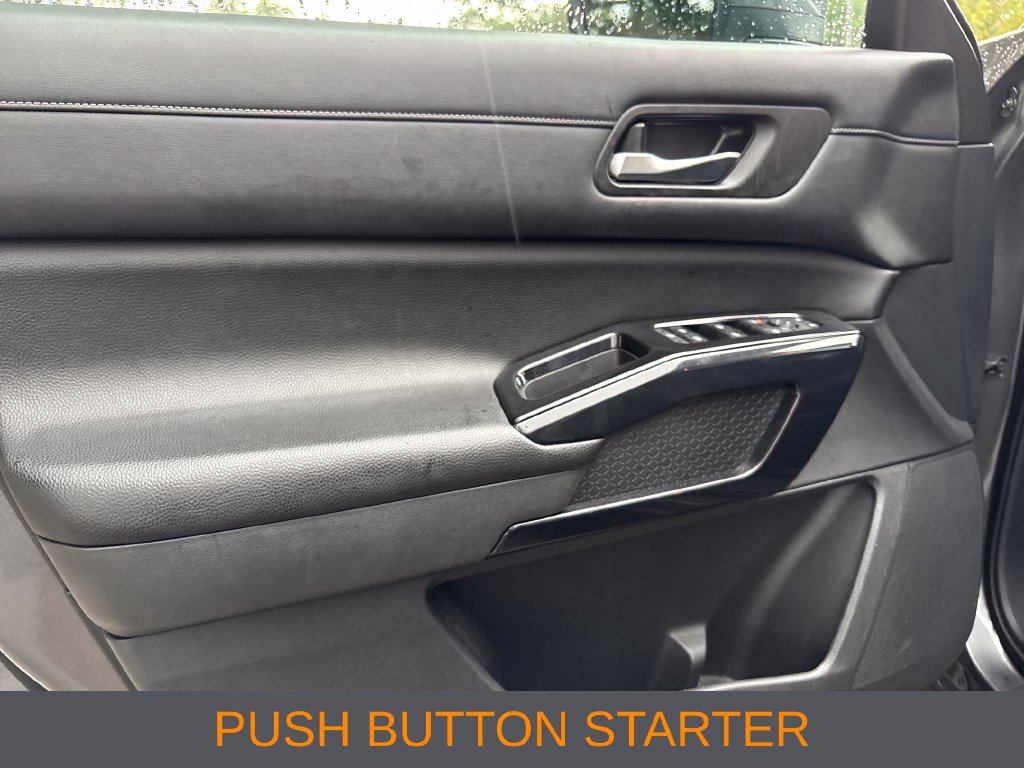 Used 2022 Nissan Pathfinder SV w/ SV Premium Package FWD image 3