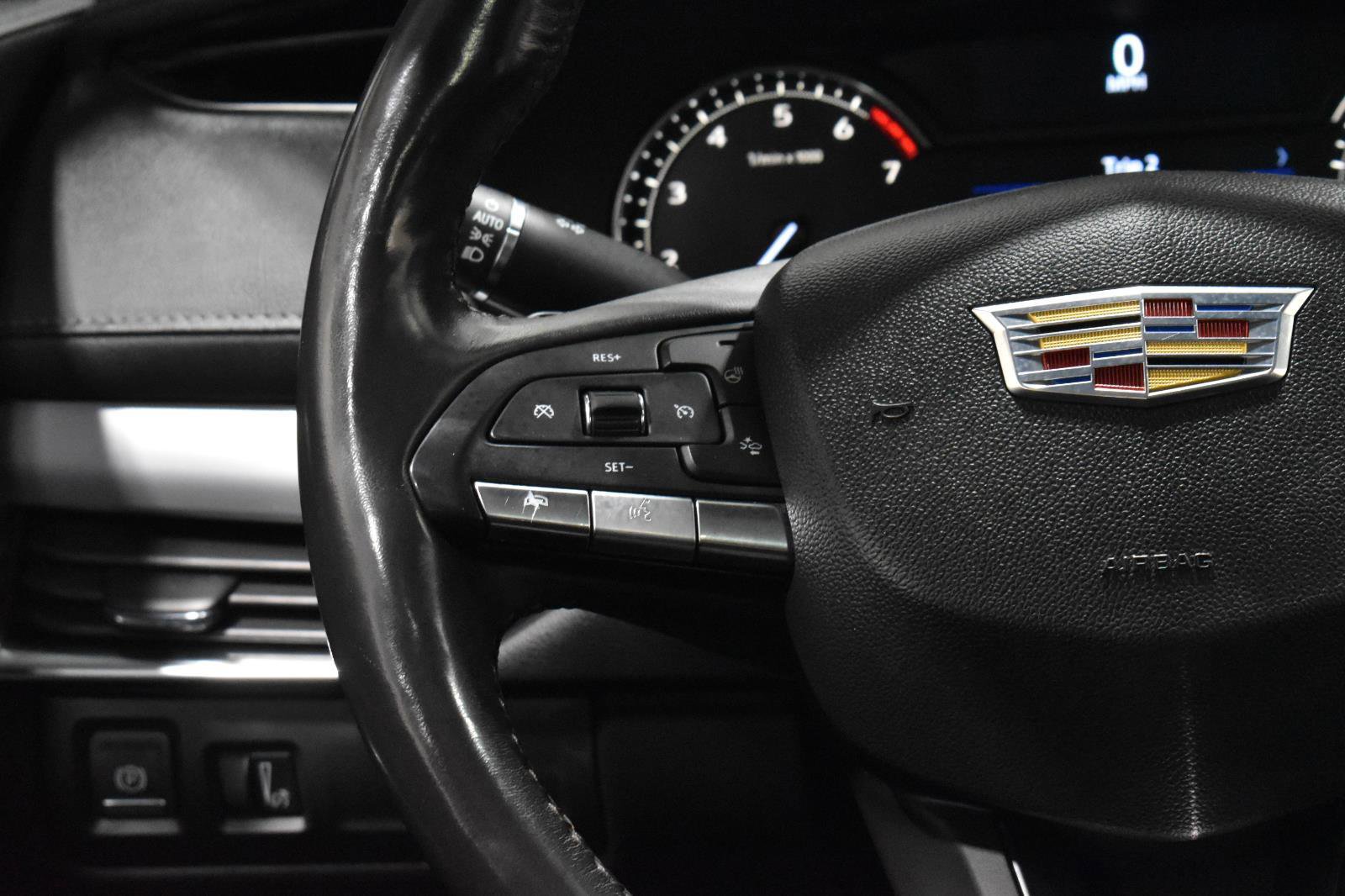 Used 2020 Cadillac XT4 Premium Luxury image 9