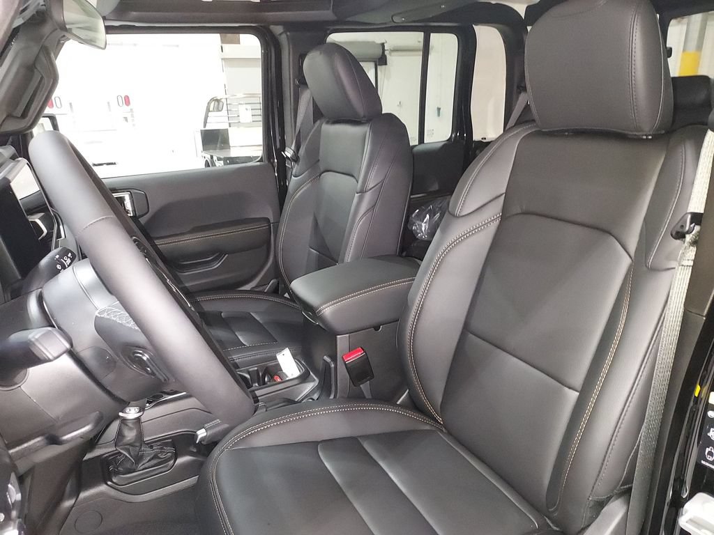 New 2026 Jeep Gladiator Sport AWD/4WD image 18