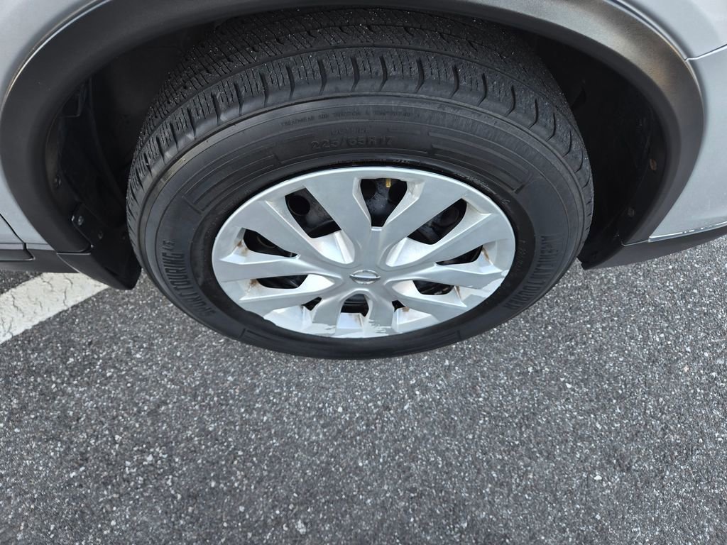 Used 2019 Nissan Rogue S image 10