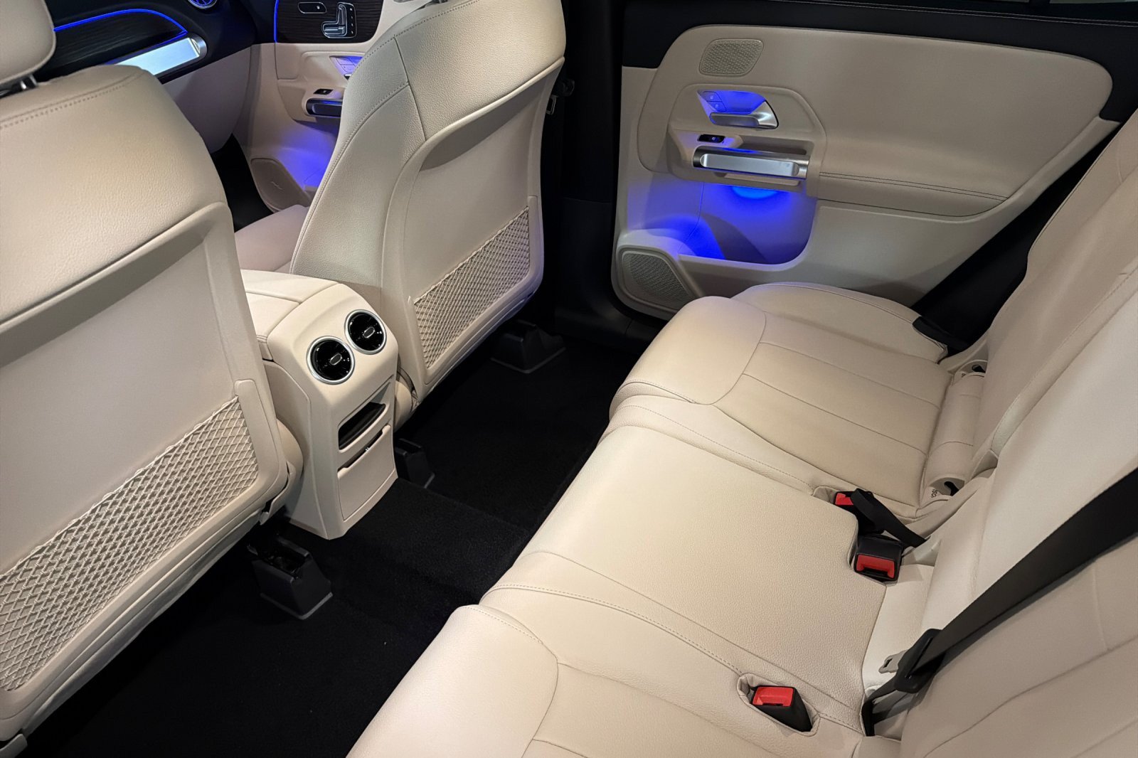 New 2026 Mercedes-Benz GLB 250 image 11