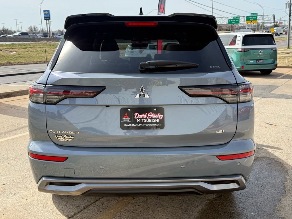 New 2026 Mitsubishi Outlander SEL image 5