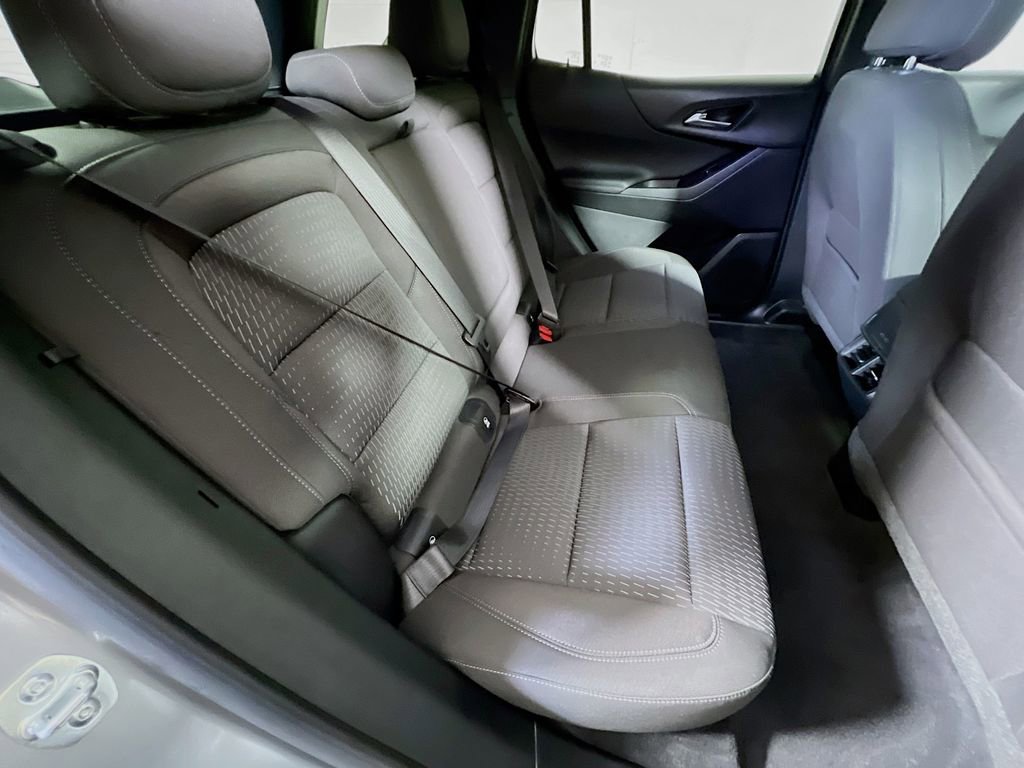 Used 2026 Chevrolet Equinox LT FWD image 24