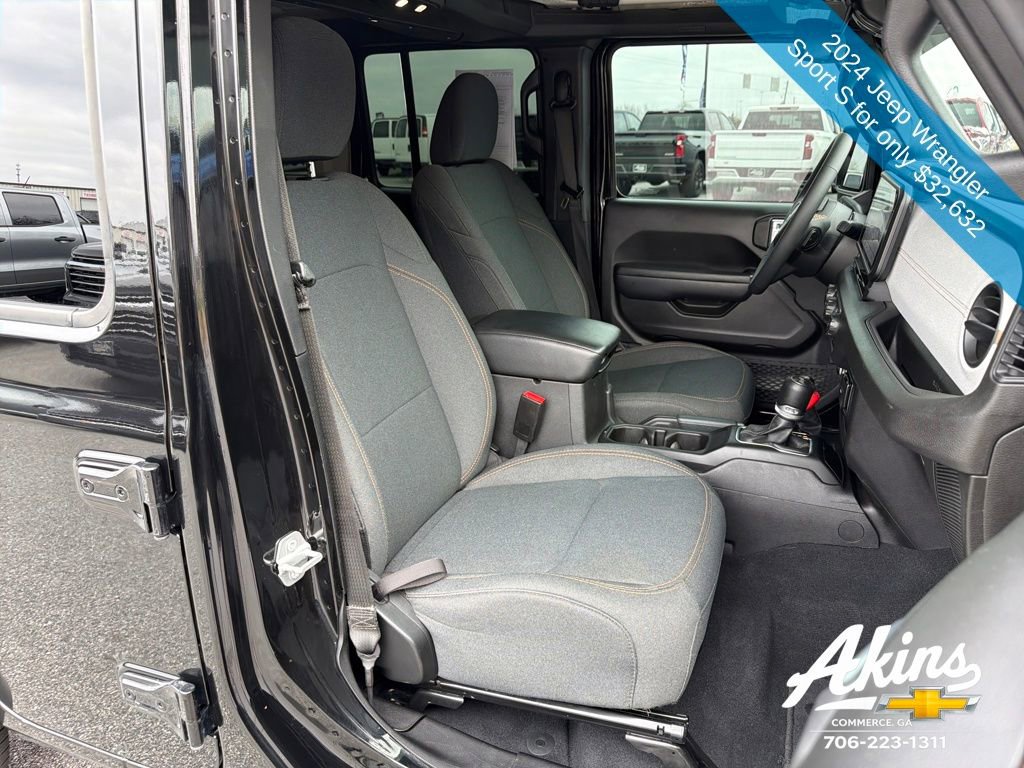Used 2024 Jeep Wrangler Sport S image 13