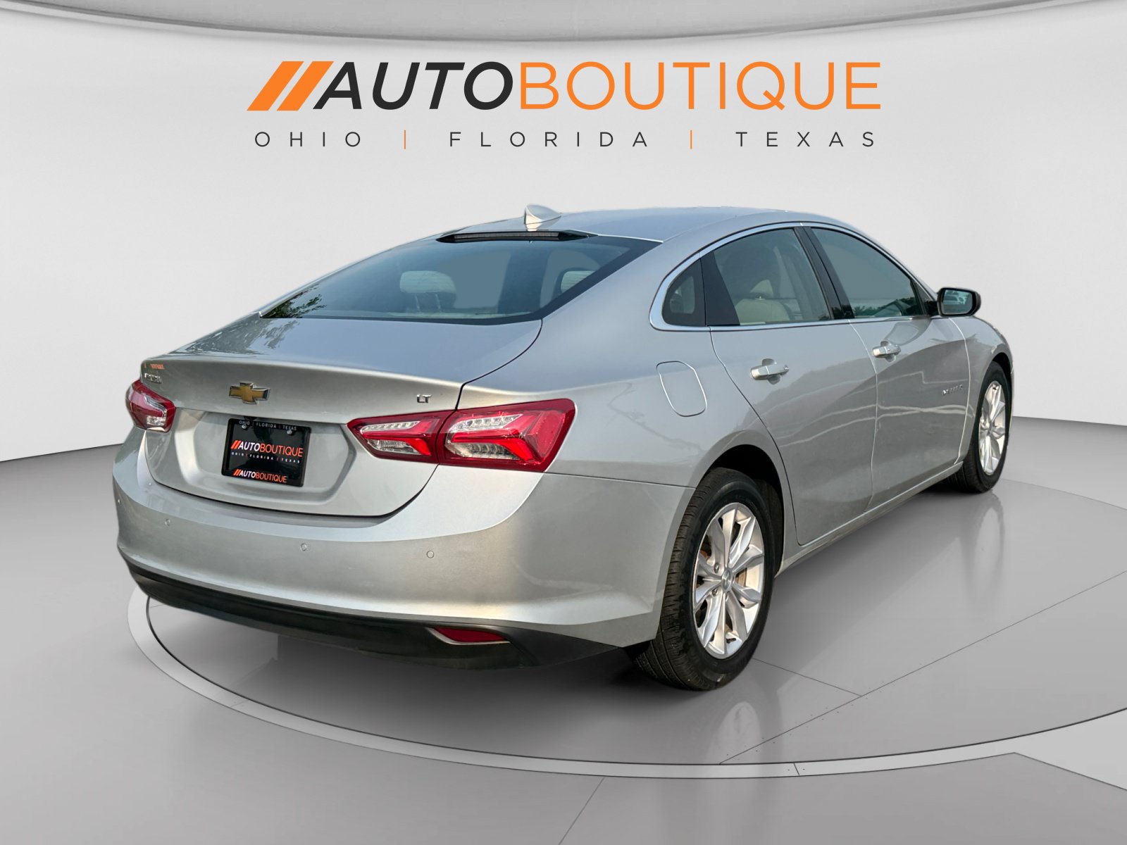 Used 2019 Chevrolet Malibu LT w/ Driver Confidence Package II FWD image 3